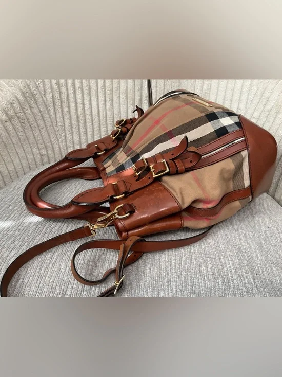 Burberry bags - Picture 3 of 16